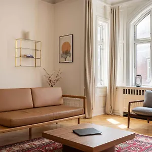 Apartment Lovely 3Br Manor Apartment 5 Min From Tivoli Gardens, Copenhagen